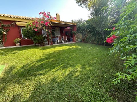Facade/entrance, Off site, Garden