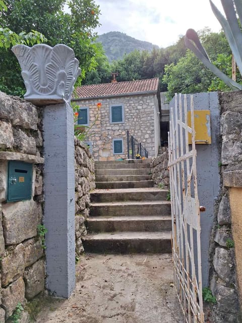 Old stone house Danka Villa in Muo