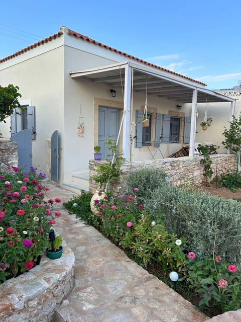 Levanta Chalet in Islands