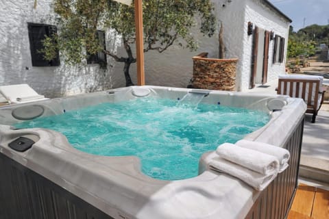 Patio, Natural landscape, Hot Tub, Spa and wellness centre/facilities, Garden view