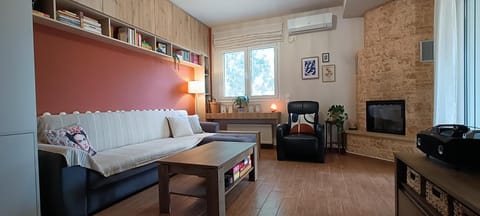 Summer, Library, TV and multimedia, Living room, Pets, internet, air conditioner