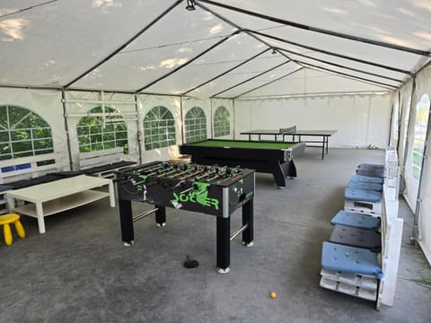 Game Room, Table tennis