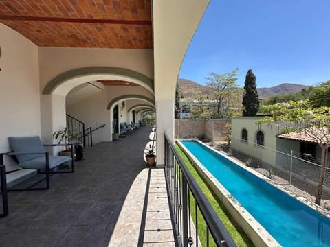 Serene Oasis Studio - Outdoor Salt Water Pool Apartment in Ajijic