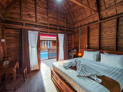 Photo of the whole room, Bedroom, Pool view