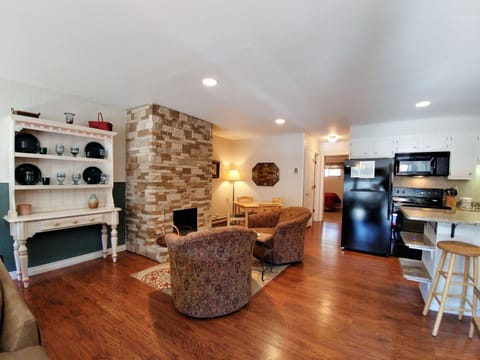 Day, Kitchen or kitchenette, Living room, Seating area, fireplace, furniture