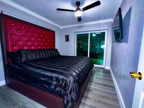 Luxury home 5 minutes from stadium Villa in Miami Gardens