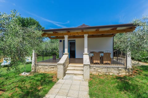 Day, Garden view