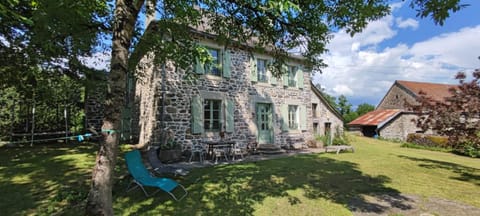 Property building, Garden, Balcony/Terrace