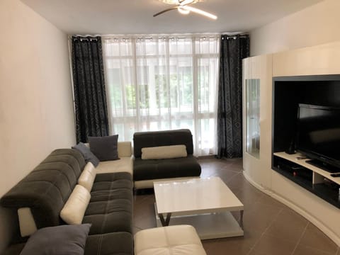 TV and multimedia, Seating area