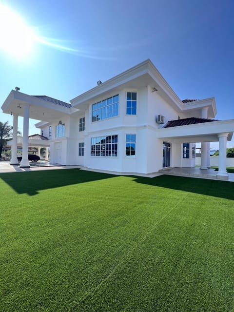 Property building, Garden, Garden view