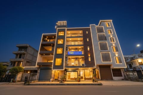 Property building, Facade/entrance