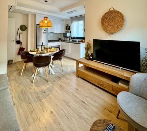 Communal lounge/ TV room, TV and multimedia, Kitchen or kitchenette, Living room, Dining area