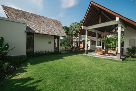 Property building, Natural landscape, Garden, Garden view