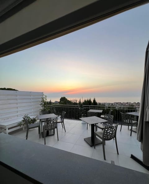 View (from property/room), Balcony/Terrace, Living room, Sea view, Sunset