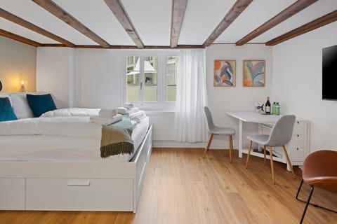 Bed, Business facilities, Bedroom, towels