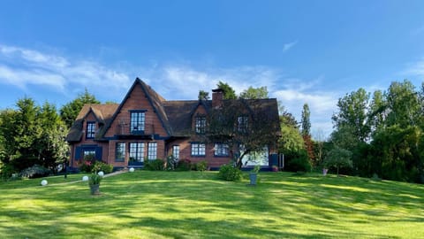 Property building, Natural landscape, Garden
