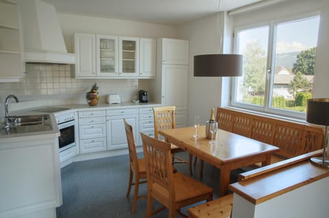 Kitchen or kitchenette, Kitchen or kitchenette, Dining area