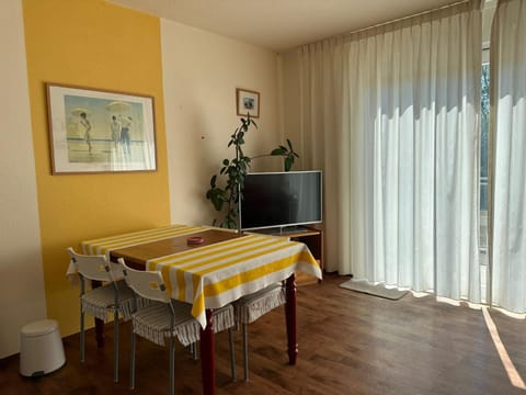 TV and multimedia, Dining area