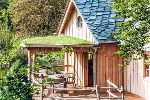 Patio, Day, Garden, Dining area, Garden view