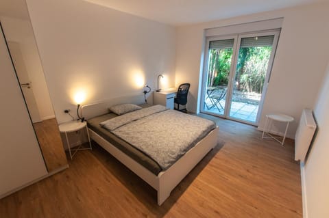 Bed, Garden, Photo of the whole room