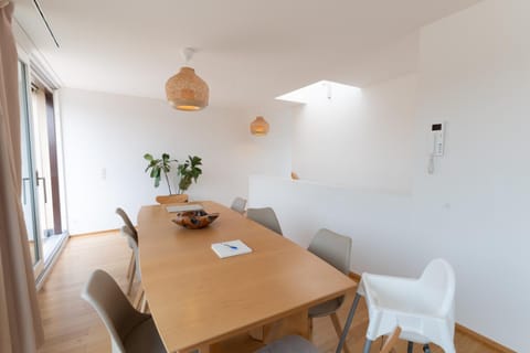 Living room, Seating area, Dining area, City view