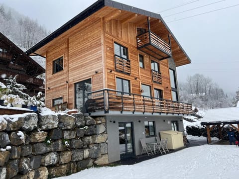 Property building, Day, Winter