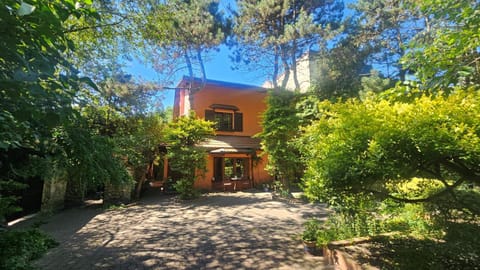 Property building, Balcony/Terrace, Garden view
