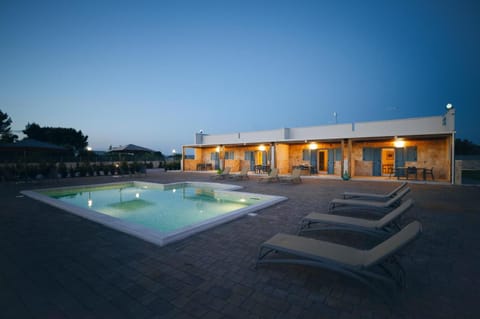 Property building, Natural landscape, Pool view, Swimming pool, sunbed