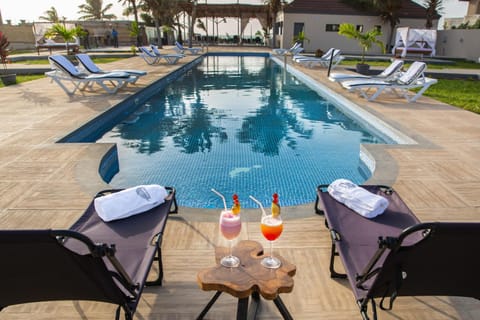 Natural landscape, Balcony/Terrace, Swimming pool, Swimming pool, Drinks, sunbed