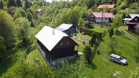 Property building, Neighbourhood, Bird's eye view, Garden, Parking