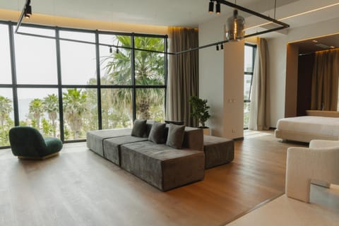 Living room, Photo of the whole room, Seating area, City view, Garden view, Sea view