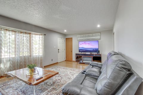 Walk to Park Waterloo Home with Furnished Deck House in Waterloo