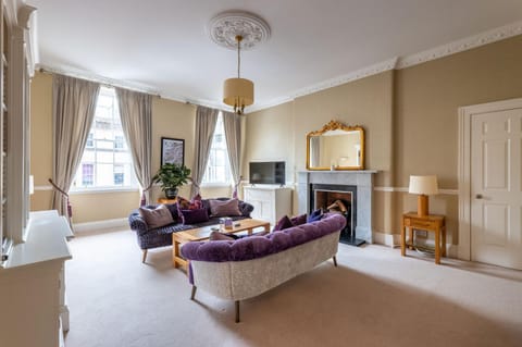 TV and multimedia, Living room, fireplace