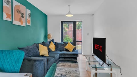 Activities, TV and multimedia, Living room