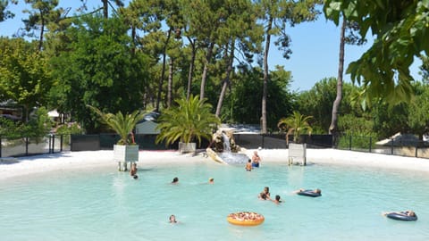 Day, People, Swimming pool, children
