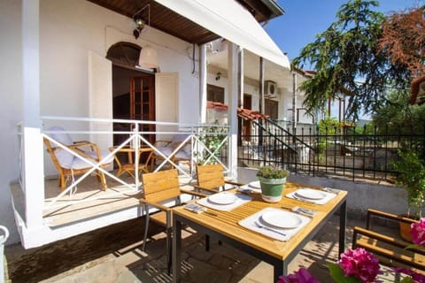 Eden Park Sozopoli - 7 BDR Beach Villa - Yard Villa in Halkidiki