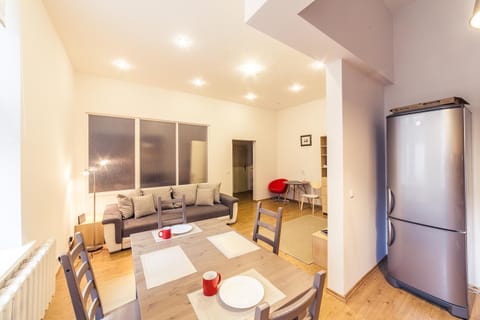 Kitchen or kitchenette, Living room, Seating area, Dining area
