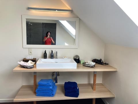 F1 Circuit 2Min 2 Rooms Stay Bed and Breakfast in Wallonia, Belgium