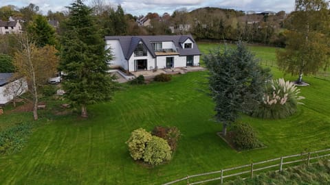 Property building, Natural landscape, Garden