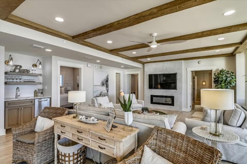 Oceania 307- by Holiday Isle Properties Apartment in Destin