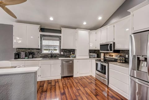 Redwood Haus Premier Spot Hot Tub BBQ House in Colorado Springs