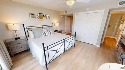 SeaCrest 201AB- by Holiday Isle Properties Apartment in Okaloosa Island