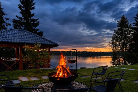 Day, Natural landscape, BBQ facilities, Fishing, River view, Sunrise, Sunset