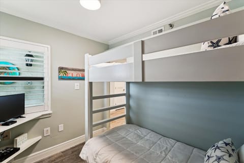 Inlet Reef 405- by Holiday Isle Properties Apartment in Destin