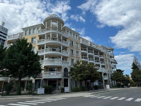 Property building, Street view