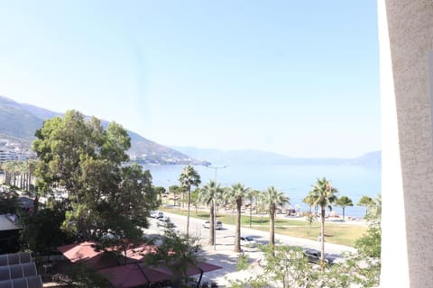 Neighbourhood, Sea view