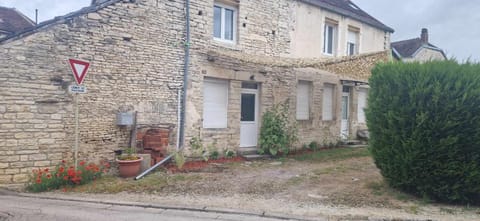 Property building, Day, Garden, Garden view