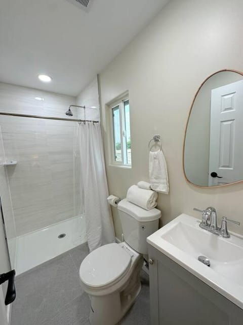 Concepcion-Room 4 Vacation rental in Cathedral City