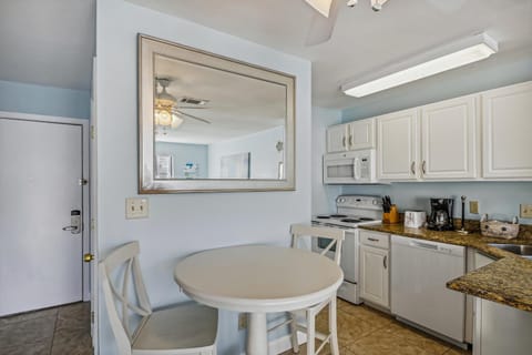 Sandpiper Cove 8112- by Holiday Isle Properties Apartment in Destin