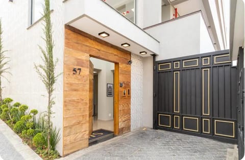 Property building, Facade/entrance, Day
